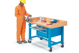 שולחן על גלגלים