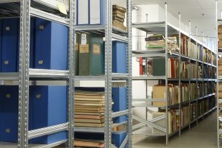 מדפים לארכיון