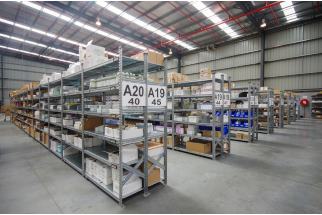 מדפי מתכת למחסן