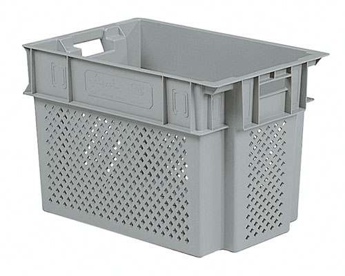 ארגז פלסטיק עם חורים