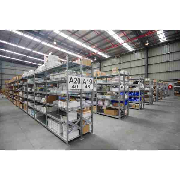 מדפים למחסן