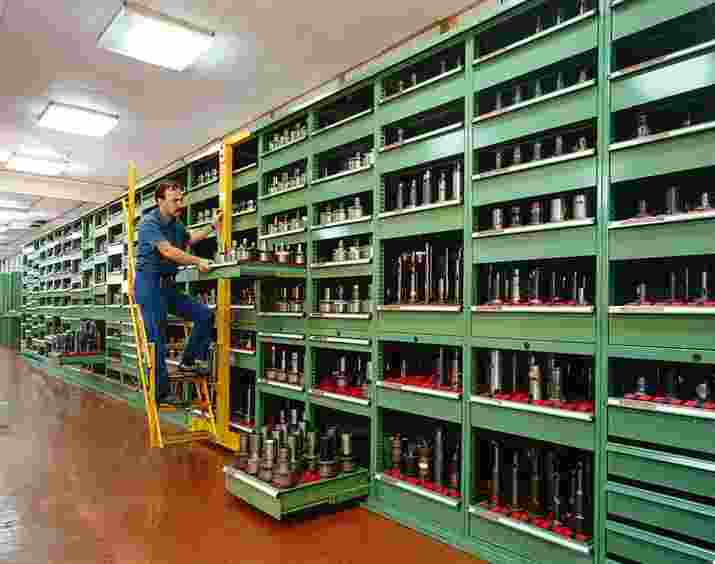 מערכת אחסון כלים במגירות