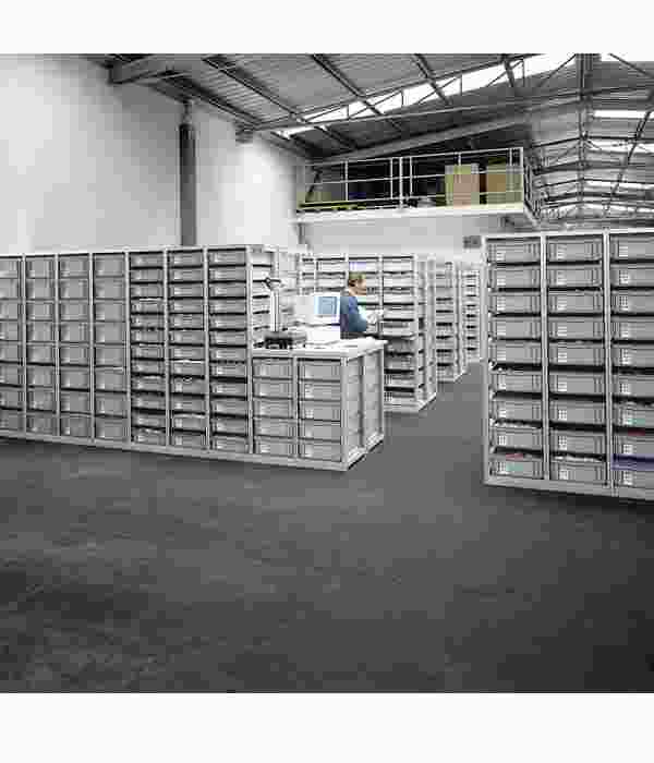 מערכת אחסון לארגזי פלסטיק