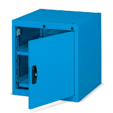 ארונית מתכת עם דלת